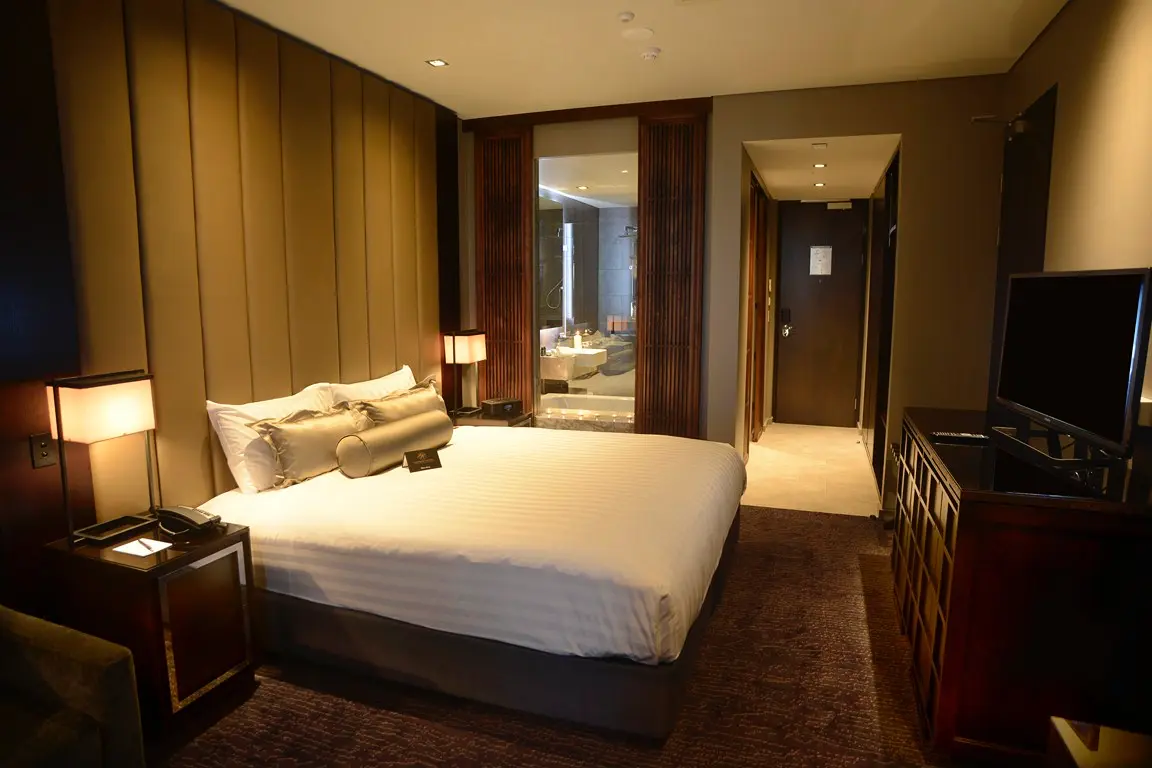 featured rooms